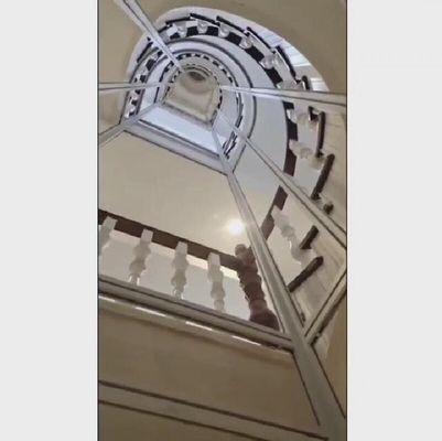 6階の人工エレベーター